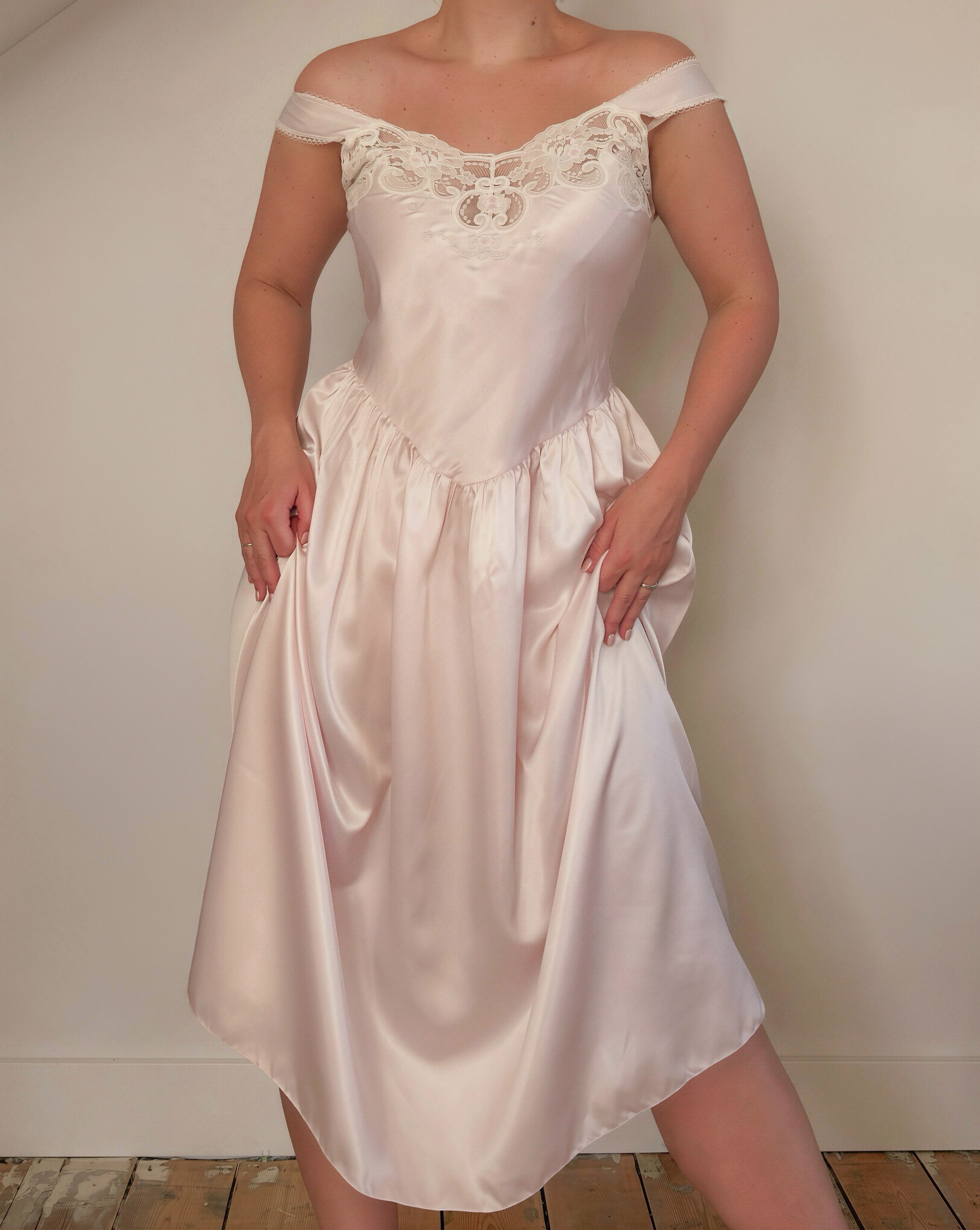 Satin Dream Dress (M)