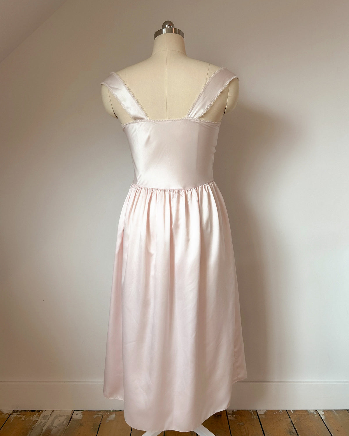 Satin Dream Dress (M)