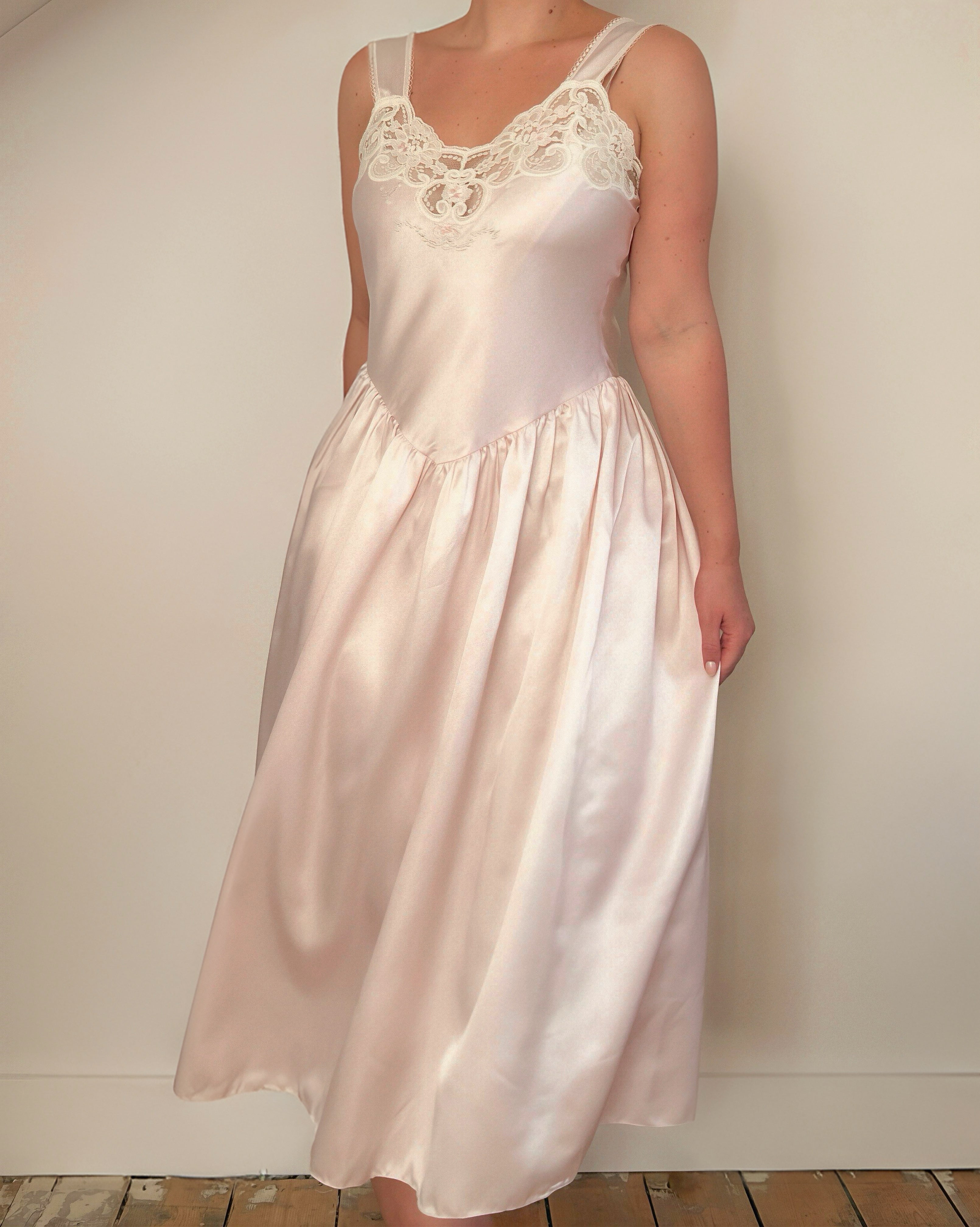 Satin Dream Dress (M)