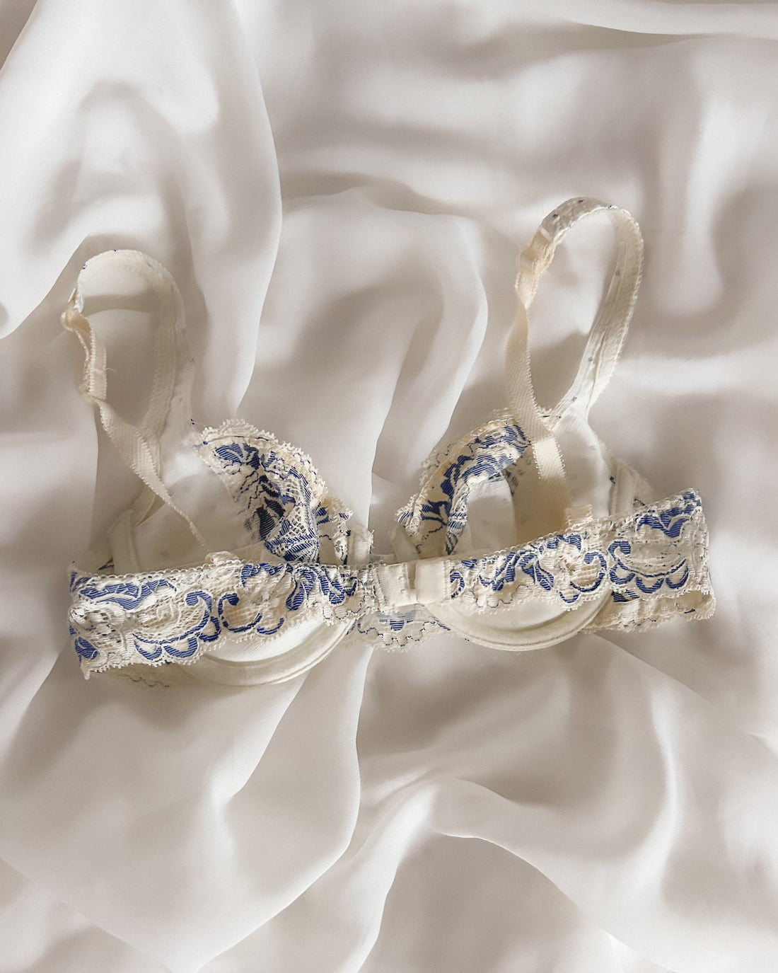 Satin Cloud Bra 65B/70A/60C