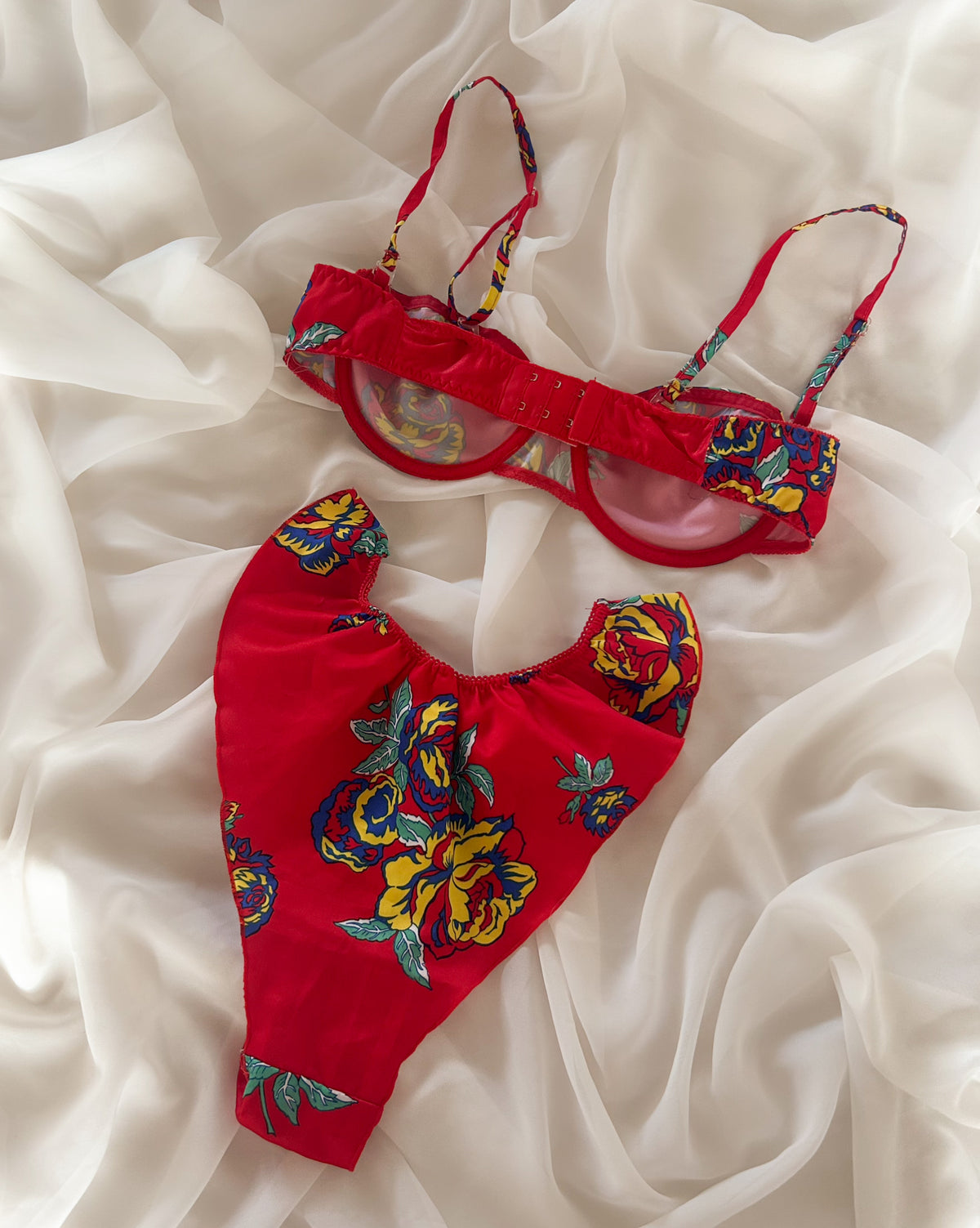 Red Floral Set 75B/70C/80A