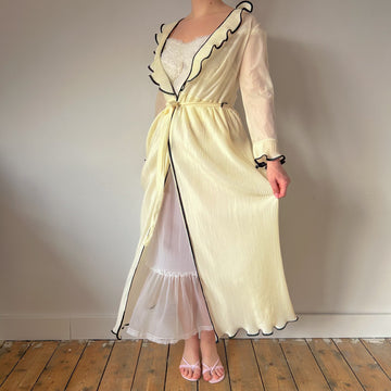 1970s Ivory Peignoir (OS)