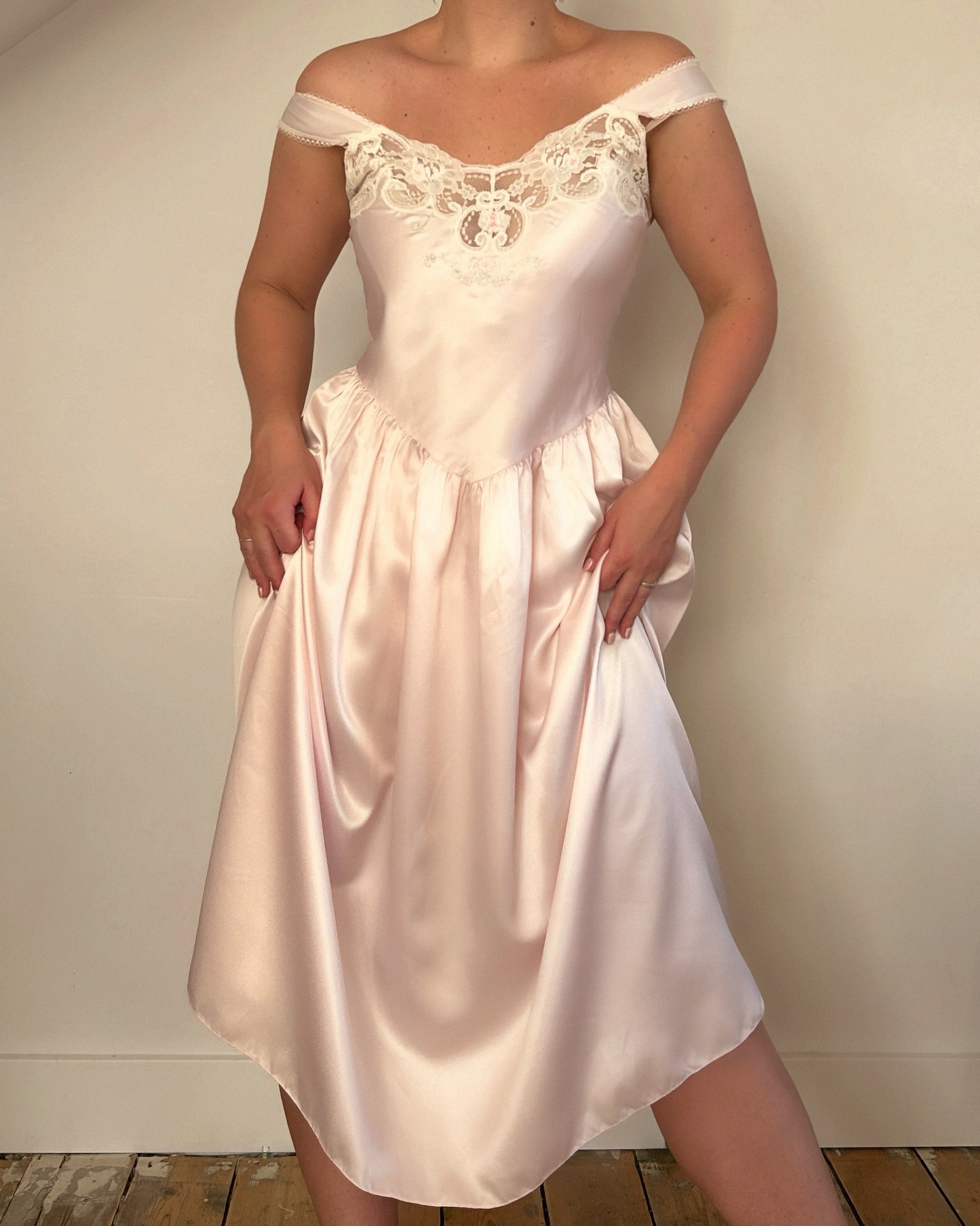 Satin Dream Dress (M)