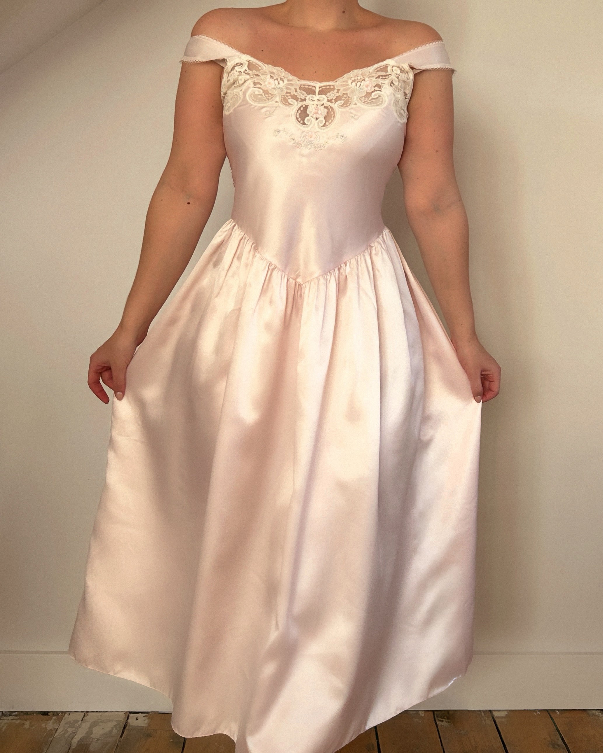 Satin Dream Dress (M)